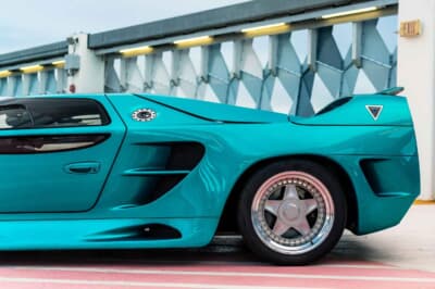 130万ドル(邦貨換算約1億8700万円)~150万ドル(邦貨換算約2億1600万円)で現在も販売が継続しているヴェクター「アヴテック WX-3R プロトタイプ」(C)Courtesy of RM Sotheby's