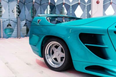 130万ドル(邦貨換算約1億8700万円)~150万ドル(邦貨換算約2億1600万円)で現在も販売が継続しているヴェクター「アヴテック WX-3R プロトタイプ」(C)Courtesy of RM Sotheby's