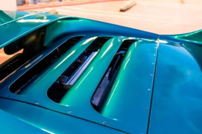 130万ドル(邦貨換算約1億8700万円)~150万ドル(邦貨換算約2億1600万円)で現在も販売が継続しているヴェクター「アヴテック WX-3R プロトタイプ」(C)Courtesy of RM Sotheby's