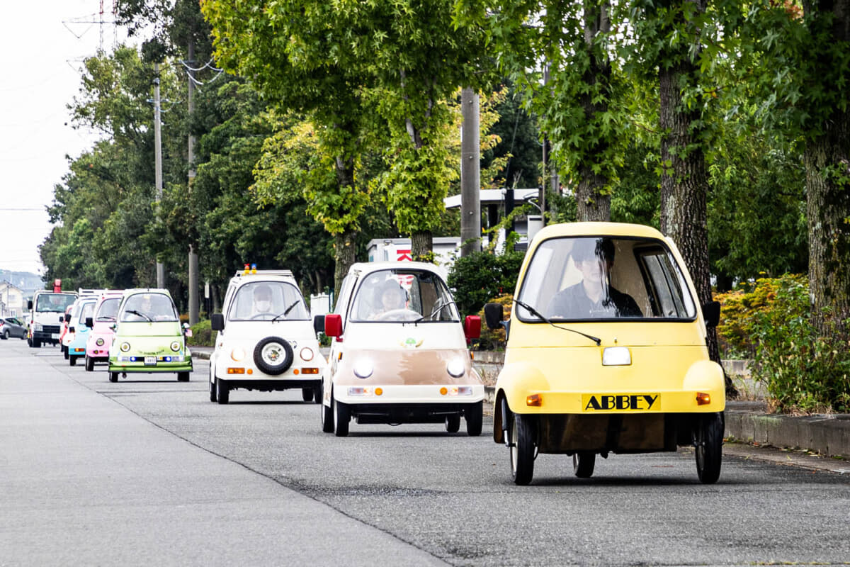 11時半からは参加車両による会場周辺のパレードランも決行された