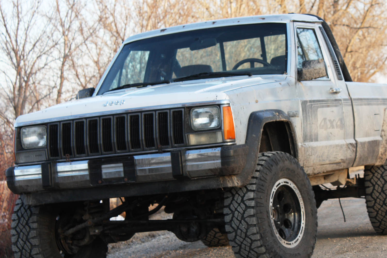 鉄くず状態から復活したジープ「コマンチ」は4リッターに換装