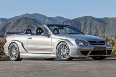 62万1000ドル（邦貨換算約9083万円）で落札されたメルセデス・ベンツ「CLK DTM AMG カブリオレ」（C）Courtesy of RM Sotheby's