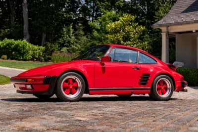 29万1000ドル（邦貨換算約4256万円）で落札されたポルシェ「911ターボ フラットノーズ」（C）Courtesy of RM Sotheby's 