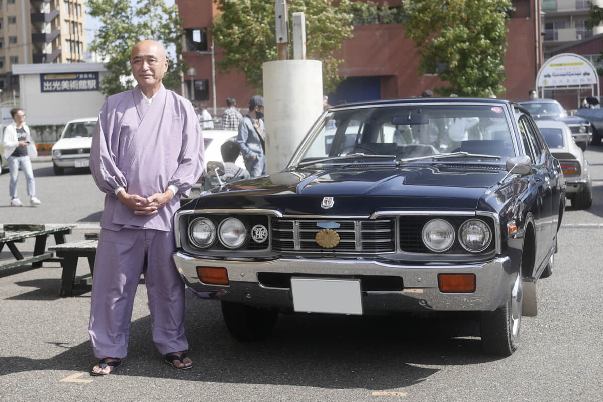 46年間水洗い洗車なし！ 日産「セドリック」を新車から美しい状態で乗り続けてきた洗車術とは | AUTO MESSE WEB（オートメッセウェブ） 〜 クルマを文化する 〜