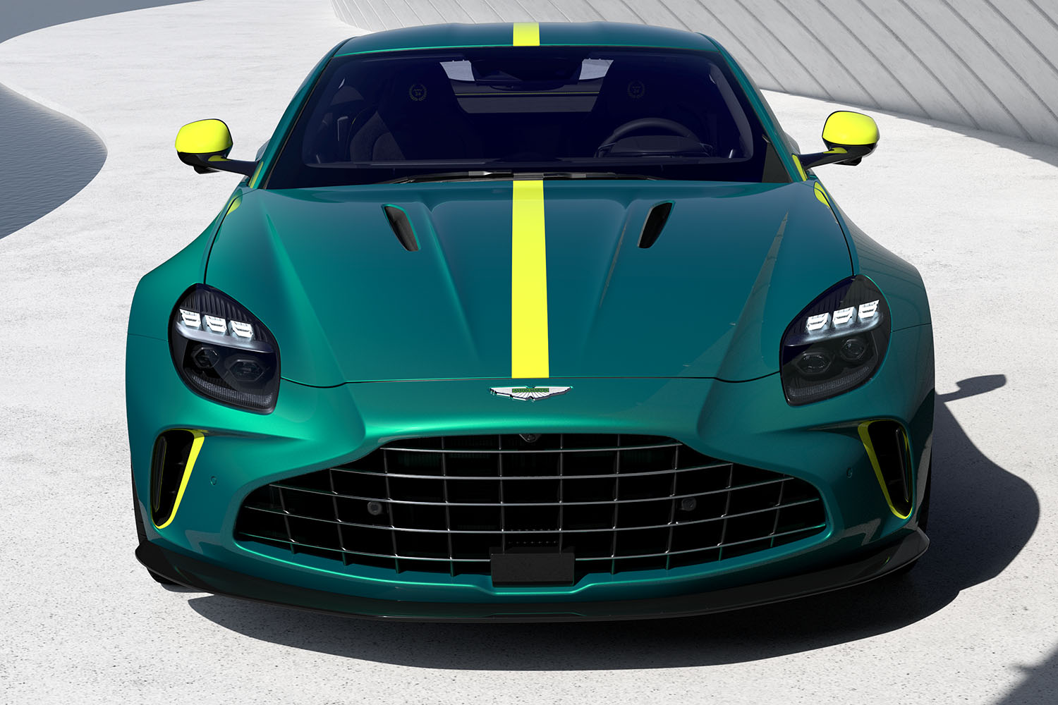 01_AMW_20241112_astonmartin_va