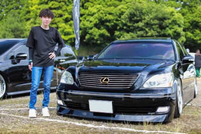 2005年式のレクサス LS430とオーナーの海斗さん