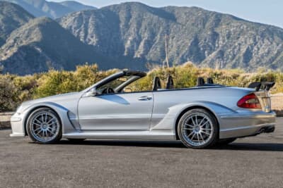 62万1000ドル（邦貨換算約9083万円）で落札されたメルセデス・ベンツ「CLK DTM AMG カブリオレ」（C）Courtesy of RM Sotheby's