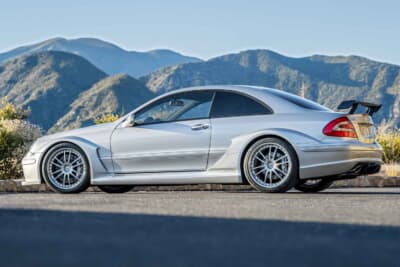 66万5000ドル（邦貨換算約9726万円）で落札されたメルセデス・ベンツ「CLK DTM AMGクーペ」（C）Courtesy of RM Sotheby's