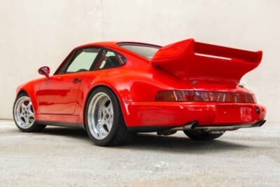 132万5000ドル（邦貨換算約1億9380万円）で落札されたポルシェ「911カレラ RSR 3.8」（C）Courtesy of RM Sotheby's