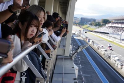 スーパー耐久レースの決勝日ということもあり、レーススタートを間近で観る時間も設けられた