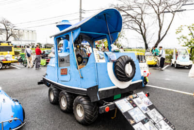 ケー100 レプリカ：解体寸前だった蒸気機関車が公道走行可能な装輪車両に改造されるという設定