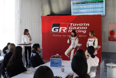 レースの思い出トークに始まり、イベント参加者のクルマについてふたりが感想を話す時間もあった