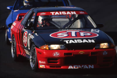 赤×黒のADVANカラーを身にまとったSTPタイサンGT-R