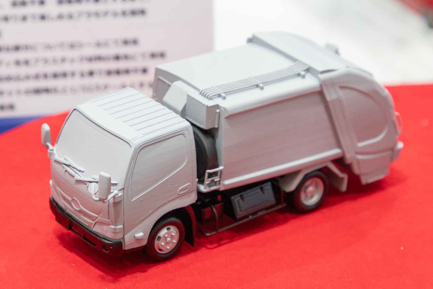のらくろミニタリージープ 陶器製 車と人物のフィギュア bruder