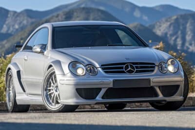 66万5000ドル（邦貨換算約9726万円）で落札されたメルセデス・ベンツ「CLK DTM AMGクーペ」（C）Courtesy of RM Sotheby's