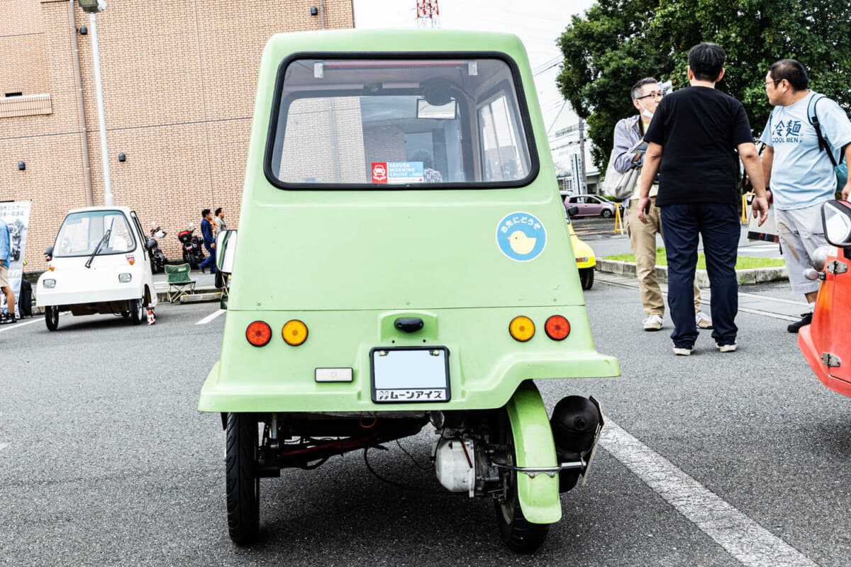 乗りもの館 サイデスカー：構造的には2輪＋1輪のでサイドカーに近い