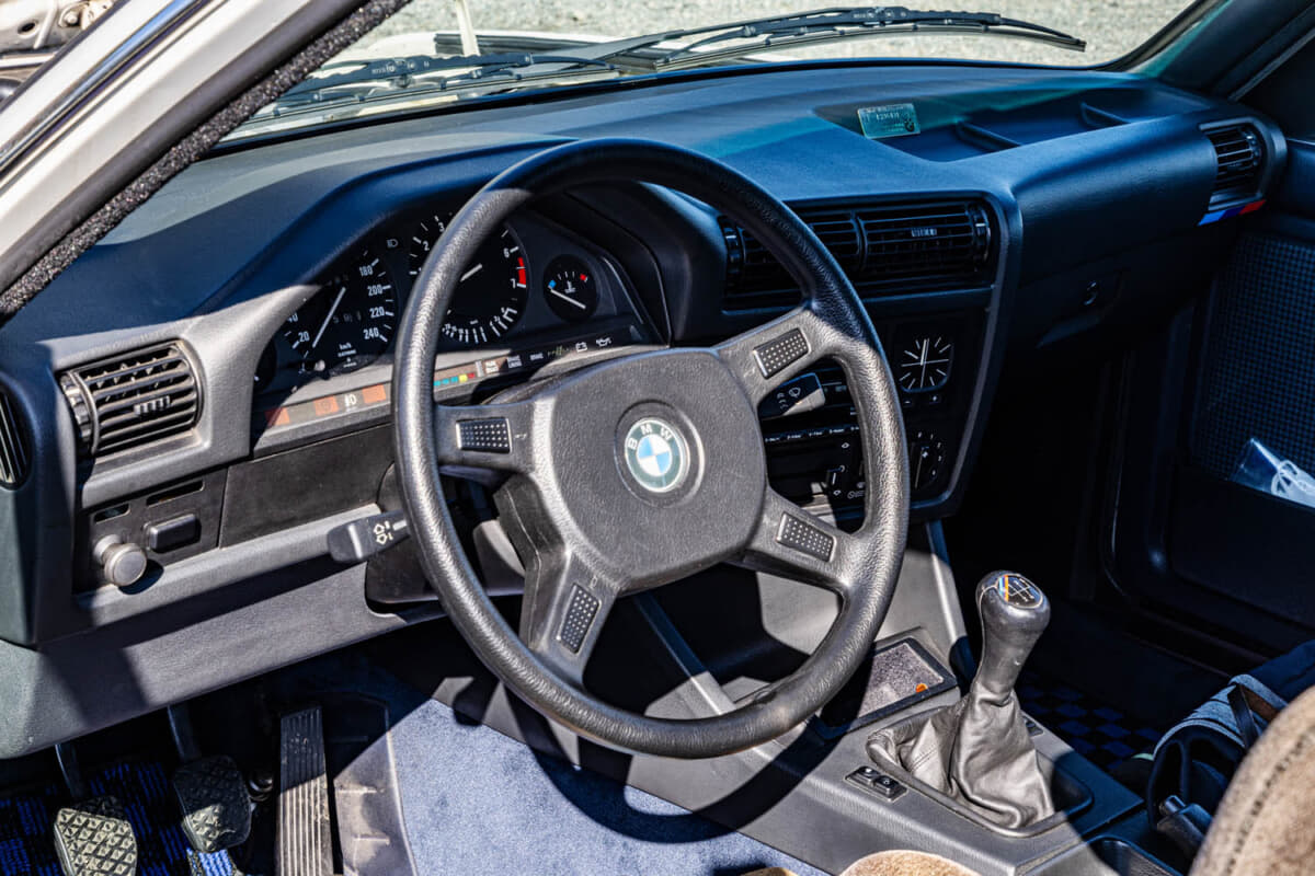 BMW 325i：購入時からセットされていたMTは、そのまま使用している