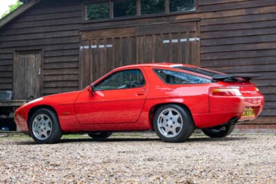 2万9900ポンド（邦貨換算約589万円）で落札されたポルシェ「928 シリーズ4 SE」（C）Bonhams