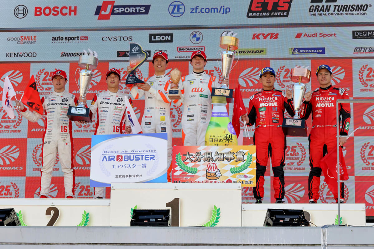 2位は16号車ARTA MUGEN NSX-GT、3位はNiterra MOTUL Z