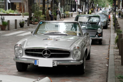 メルセデス・ベンツ 280SL：丸の内の雰囲気にもぴったりなエレガントな佇まいを見せてくれる