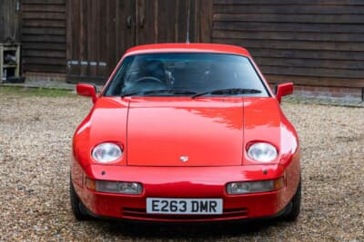 2万9900ポンド（邦貨換算約589万円）で落札されたポルシェ「928 シリーズ4 SE」（C）Bonhams