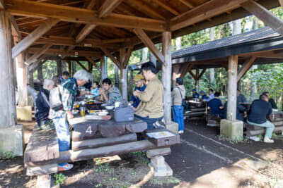 宴の最後はBBQを食べながらの交流