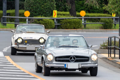 メルセデス・ベンツ 280SL：ハンドリング性能の良さからコーナリングも楽しい280SL。オートマチックミッションはステアリング捌きに集中させてくれるそうだ