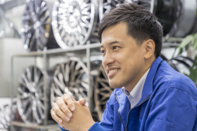 クルマのホイールを換えることでクルマをもっとオシャレにしたい、と米岡氏は考えている