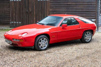 2万9900ポンド（邦貨換算約589万円）で落札されたポルシェ「928 シリーズ4 SE」（C）Bonhams