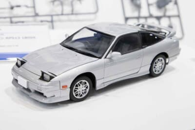 ザ★モデルカー：日産180SX。ヘッドライトは組み立て後も開閉可能