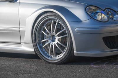 66万5000ドル（邦貨換算約9726万円）で落札されたメルセデス・ベンツ「CLK DTM AMGクーペ」（C）Courtesy of RM Sotheby's