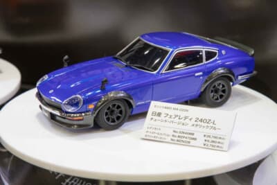 MINI-Z AWD：日産 フェアレディ 240Z-L チューンドバージョン（メタリックブルー）