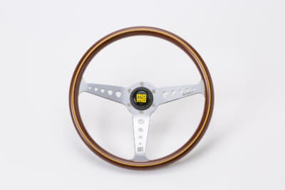 CALIFORNIA WOODのようなクラシカルモデルにもマッチするだろう