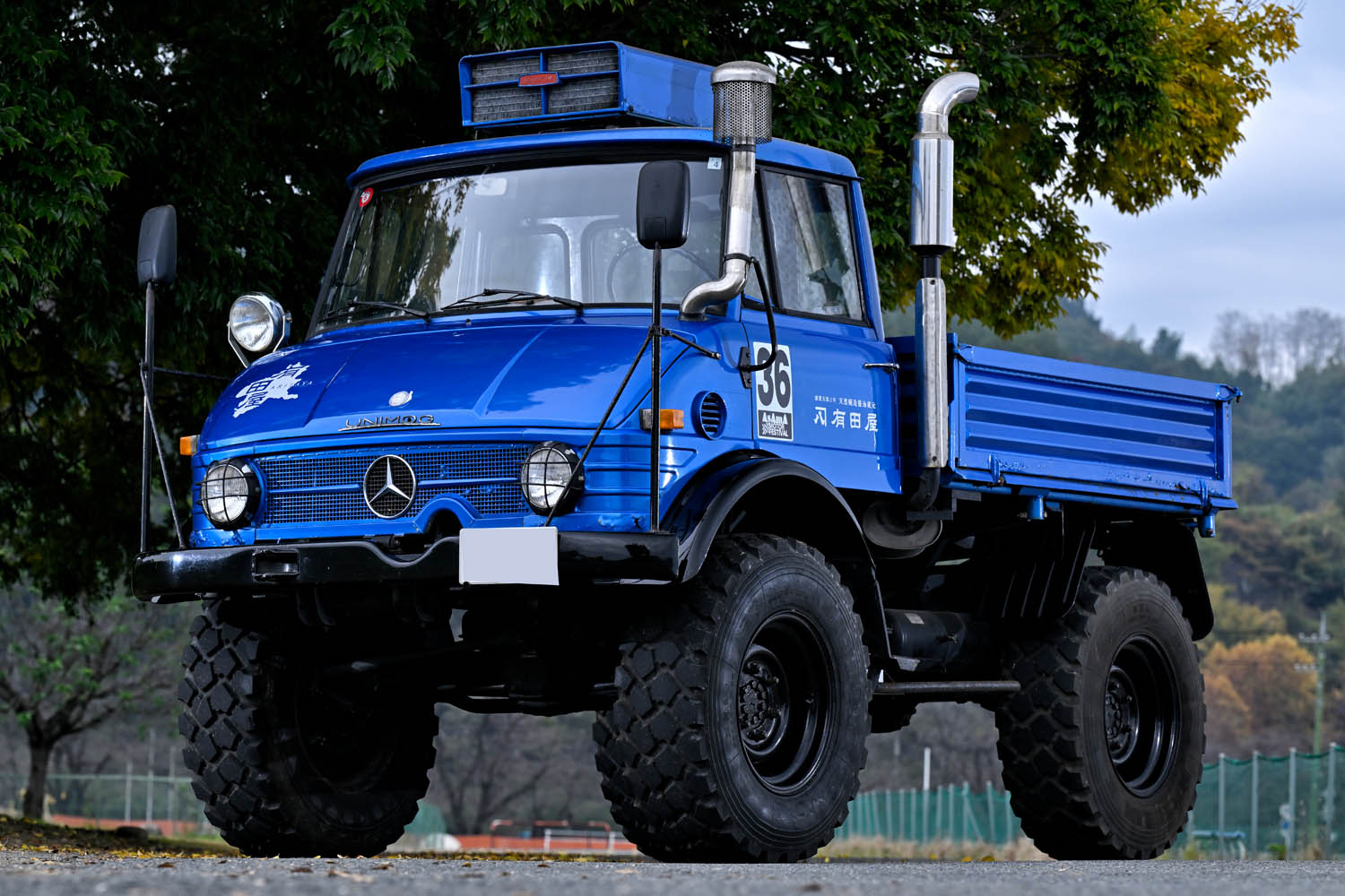 ☆1点のみ☆1：43 こんな 合金車 ベンツ ウニモグ メルセデス