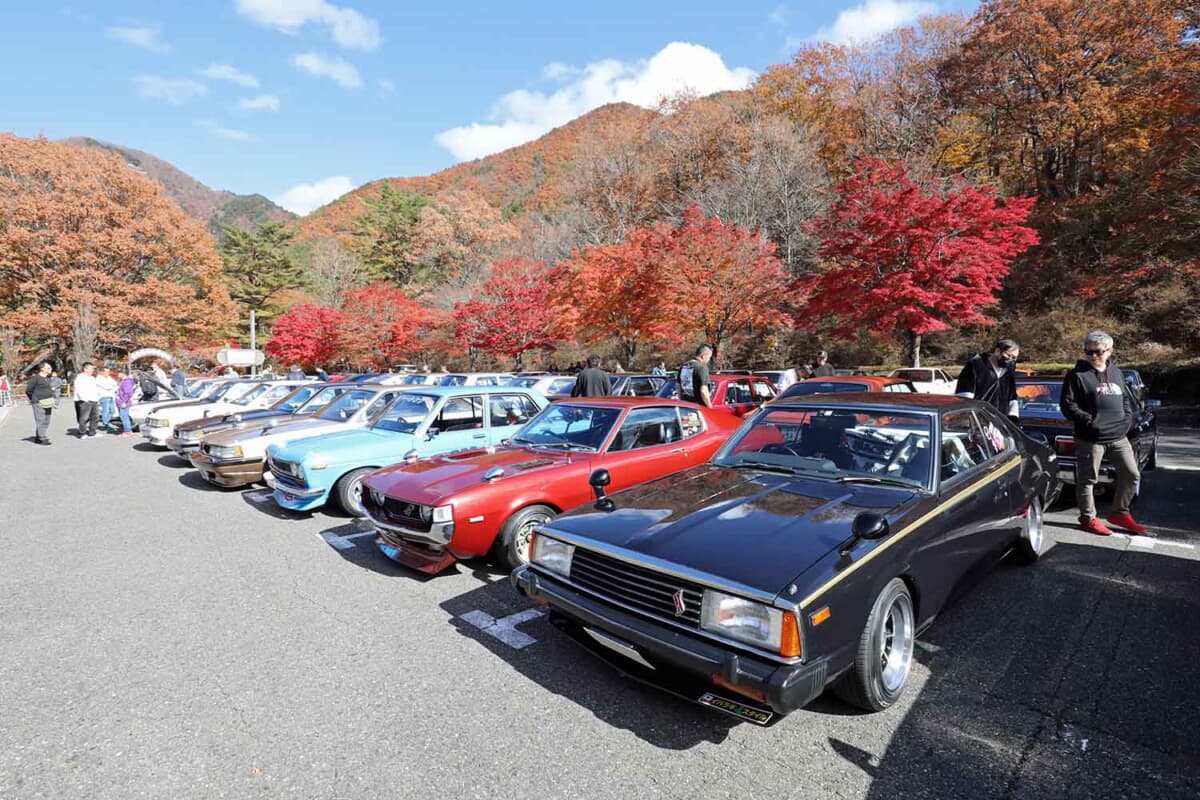 まさに懐かしの昭和車は勢揃いといった光景だ