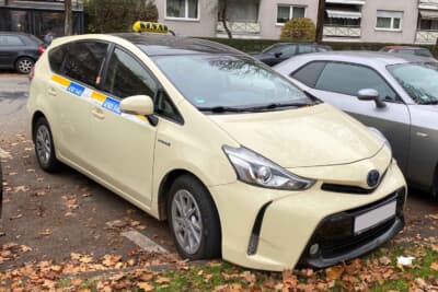 最近ミュンヘンで増えているPRIUS＋（プリウスプラス）タクシー