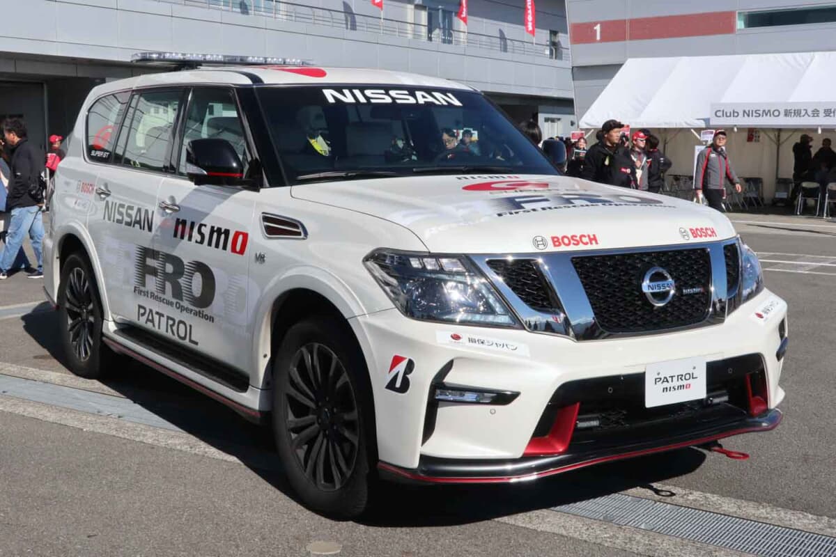 日産パトロール ニスモ：NISMOのコンプリートカーであるNISSAN PATROL NISMO。ファーストレスキューを受け持っているFRO車両だ