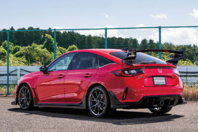 無限 シビック タイプR グループA:迫力のあるスタイリングを両立させたエアロパーツ群は、まさに「機能美」あふれるデザインと言える