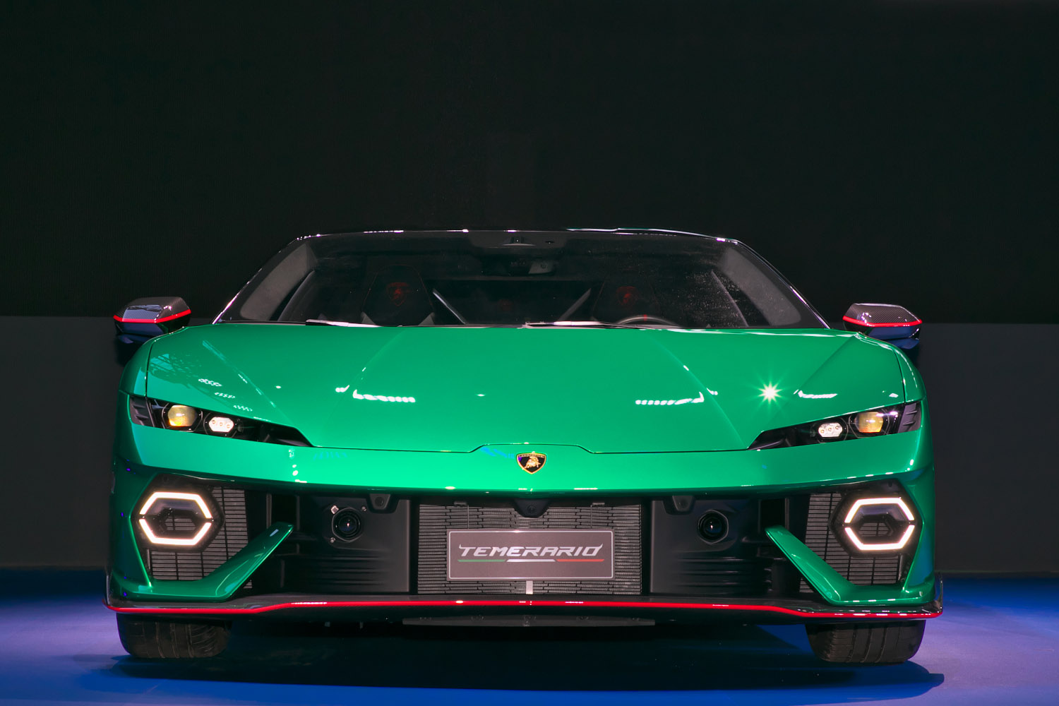 920馬力のランボルギーニ最新HPEV「テメラリオ」が日本上陸！ さらなる