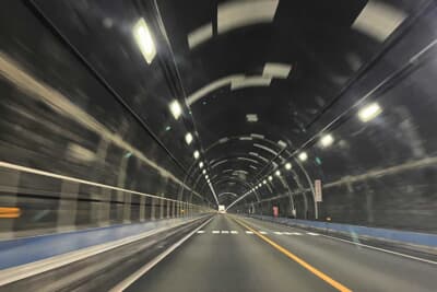 NEXCO中日本は、月平均2回以上、車両火災による通行止めが発生していると発表している