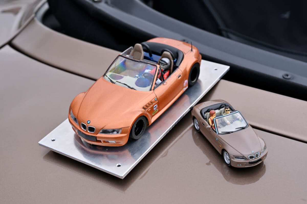 Z3の車内に置かれていたZ3ロードスターの1/24スロットカーやミニカーのモデル