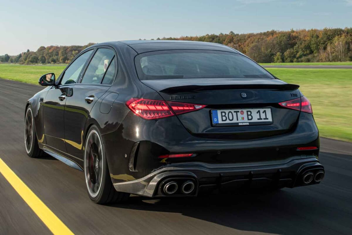 ブラバス 730（AMG C 63 S E Performance）：ブラバススポーツスプリングを装着しているため、5〜20mmのローダウンが可能だ