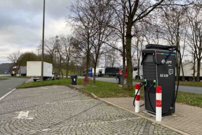 サービスエリアのEV充電設備は2台分ありましたが、このときは利用なし