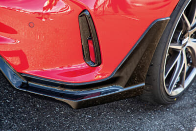 無限 シビック タイプR グループA:「サイドガーニッシュ」と「リアンダースポイラー」は、フロントからサイド、リアへと繋がるような形状としている