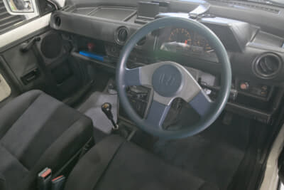 ホンダ シティターボII：毎日乗るので、快適にするためパワーステアリングを装着