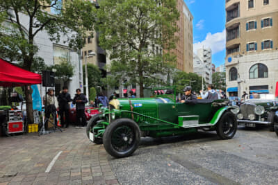 ベントレー 4 1/2 Litre「オールド・マザー・ガン」：ブリストル研究所の涌井代表はこの日、伝説的なベントレーで参加