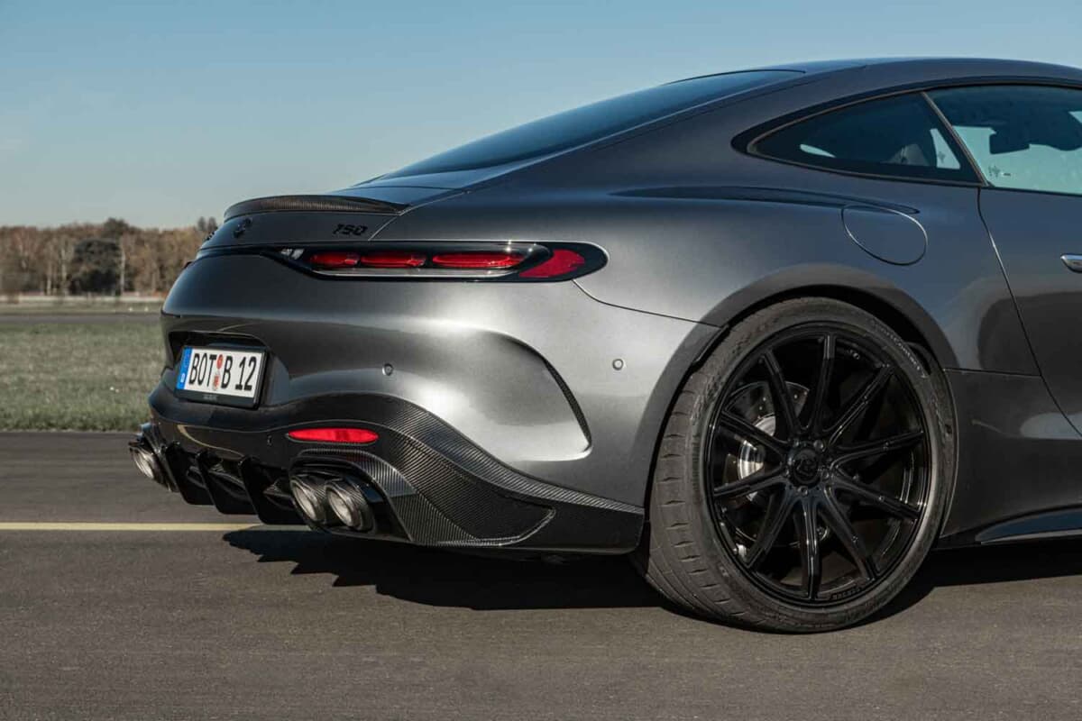 ブラバス 750（AMG GT 63）：マフラーはバルブ制御付き左右2本出し