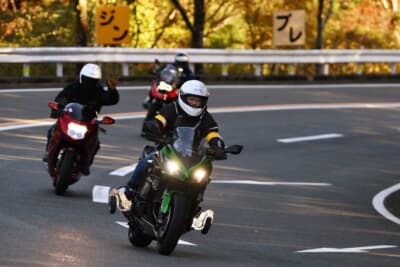 パラモトライダーが期待する自動補助輪を装着した車両も今回実際に走行に投入された