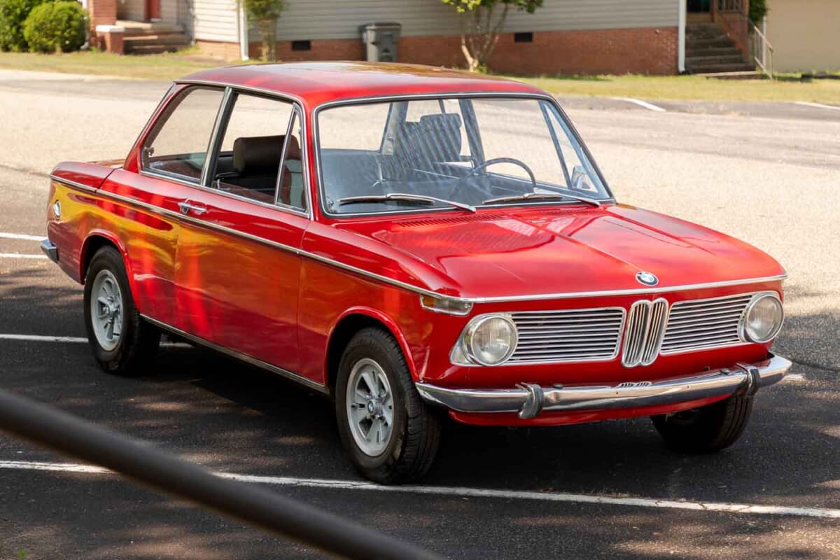 2万3100ドル（邦貨換算約355万円）で落札されたBMW「1600-2」（C）Courtesy of RM Sotheby's