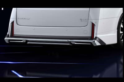 トヨタ ヴェルファイア：メッキパーツとブラックアウトのコンビネーションで門構えのテーマを表現